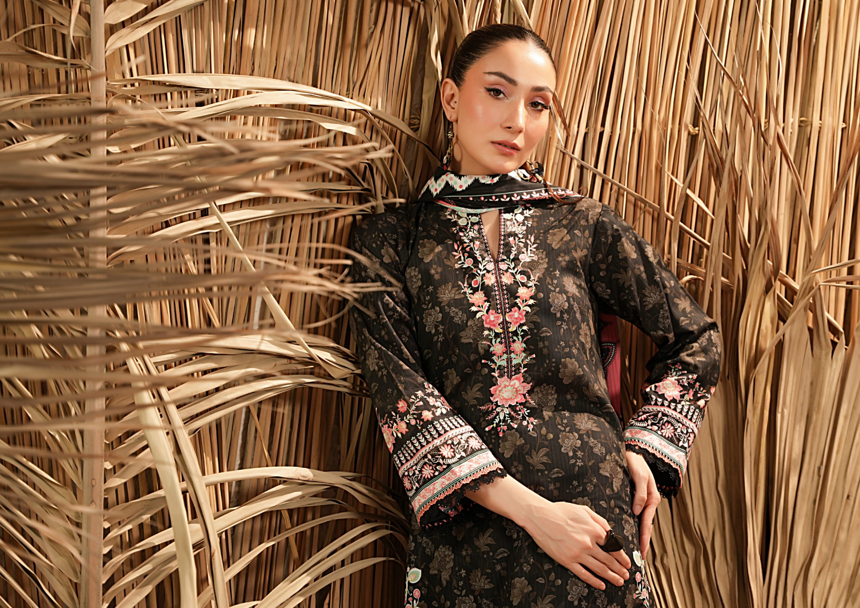 Salina Linen 3 Piece Suit – Shirt, Trouser & Dupatta